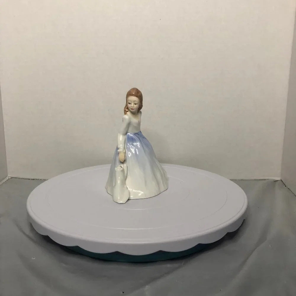 Royal Doulton HN 3058 Andrea 1984